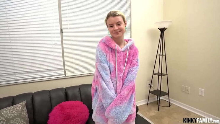 Steamy Family Encounters - Luna Fae's Stepsister X-Rated Escapade before the Concert