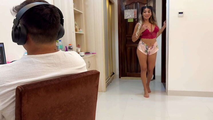 Latina Babe Surprises Brother-in-Law with Wild Blowjob