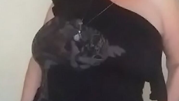 Horny Honduran MILF Gets Juicy and Hot