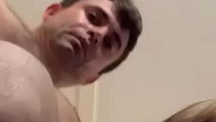 Married MILF gives amazing blowjob to young guy with big cock