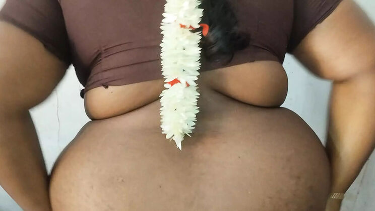 Hot Tamil Aunty with Big Natural Tits and Unbelievable Body - Hardcore Fuck