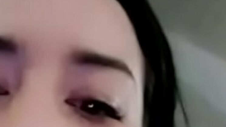 Vanesita shows off her pussy and boobs in parking lot cam show