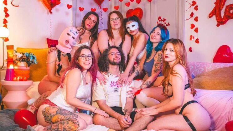 7 Girls Reverse Gangbang with Big Natural Tits - French Amateur Orgy