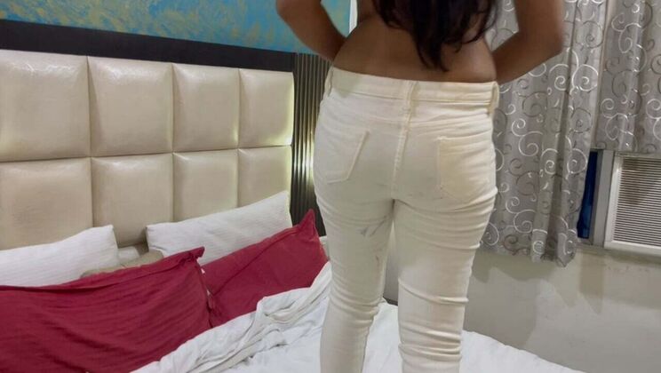 Hot Indian Girlfriend Roughly Fucked in Hotel Room by Boyfriend - HD Desi MMS