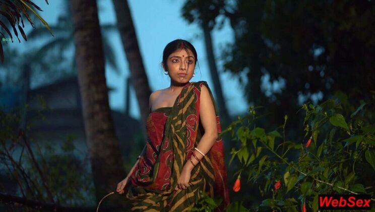 Desi Village Bhabhi Hot Love Sex with Young 18yr Boy - Clear Audio Desi Sex