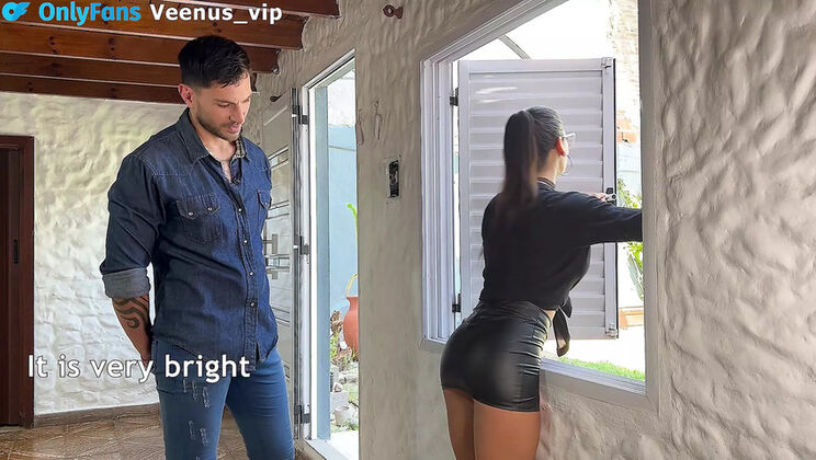 Hot Latina Secretary Fucks Client to Close the Deal - Venus y Marte