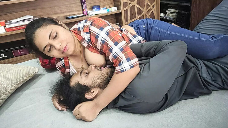 Hot Mallu Wife Boobs Sucking Romance with Indian Husband - Desi Couple Fun