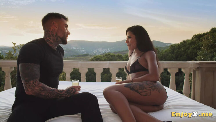 Andrea Retali, a sexy Spanish brunette with black hair, gets intensely banged outdoors in HD. XXX!