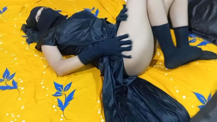 Lonely Muslim Wife Sad and Horny - Desi Bhabhi Fucked Hard by Stranger