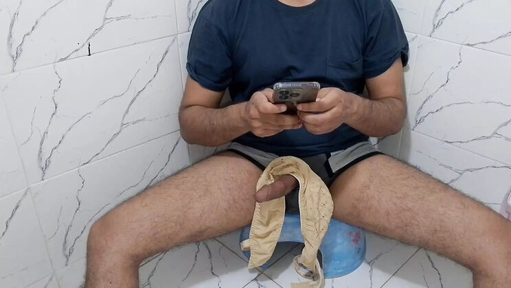 Stepmom QueenbeautyQB Sends Nude Pics to Step Son - Big Tits & Dirty Talk