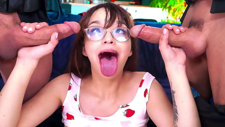 Wild Stepdaughter Honey Hayes Sucks Off Two Cops - Threesome Blowjob & Teen Sex