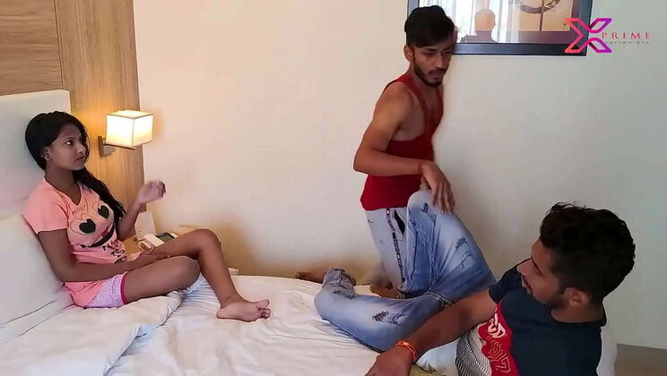 Hot Indian GF Gives Blowjob & Takes Big Cock - Hardcore Sex