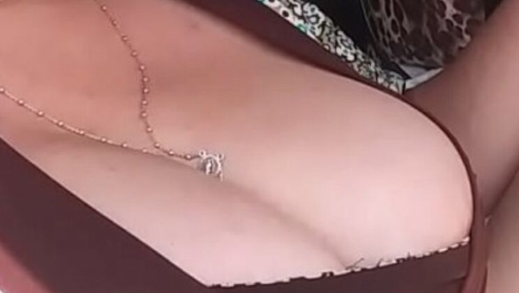 Hot And Juicy Shows Her Pussy Closeup In The Truck