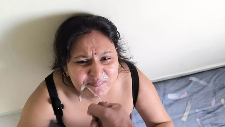 Desi BBW Puja Sucks and Handjob Till Cum in Mouth - Homemade HD