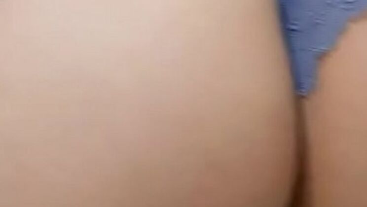 Hot solo babe Fer Lima plays with herself