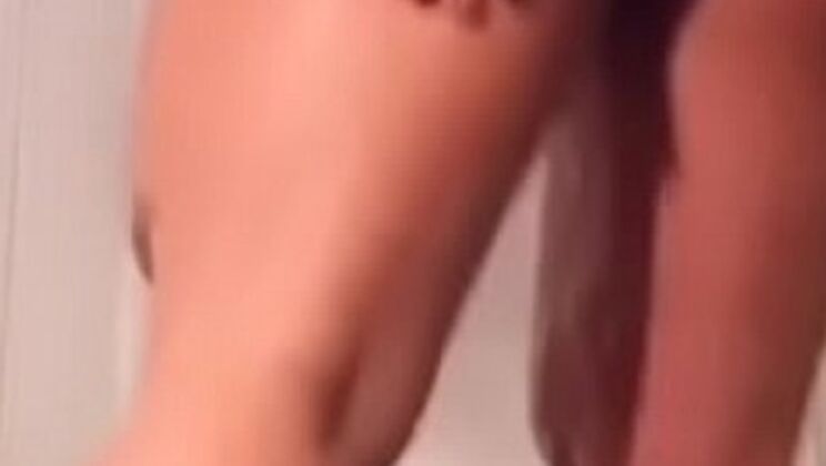 Hot oil show with sexy pornstar