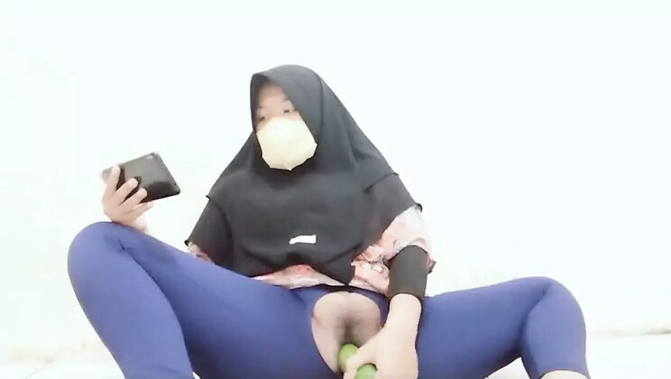 Hot Indonesian Hijab Aunty Fucks Herself with Cucumber - Rianicute