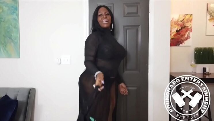 Thick Chocolate Maid With Huge Ass Takes Hard Pounding