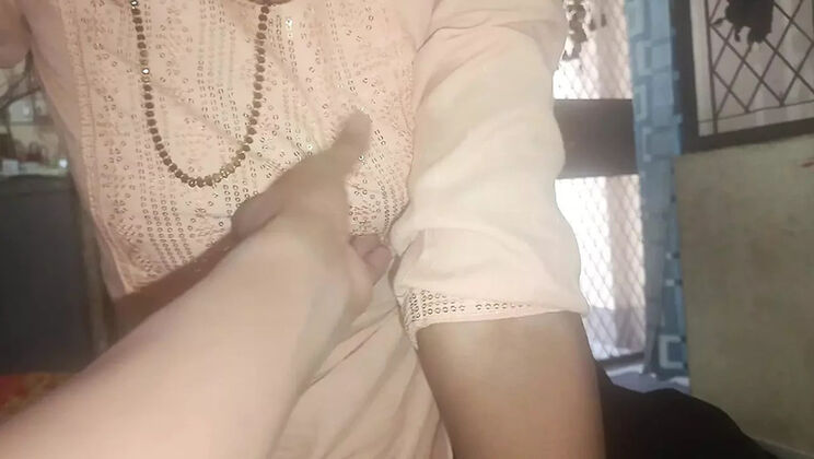 Hot Indian Aunty Rachna Bhabhi Deep Throats Hard - Cum in Mouth Close-Up HD