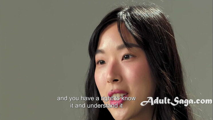 Asian Babe Elle Lee Shows How She Makes Herself Orgasm