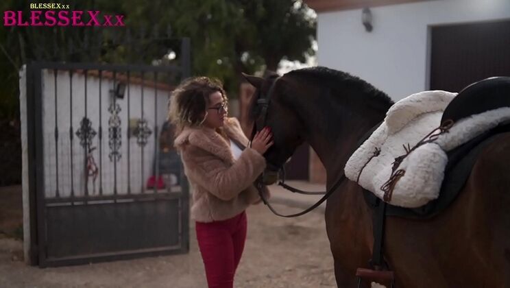 Alma Del Rey Blown Away By Magic Javi's Huge Horse Cock Outdoor