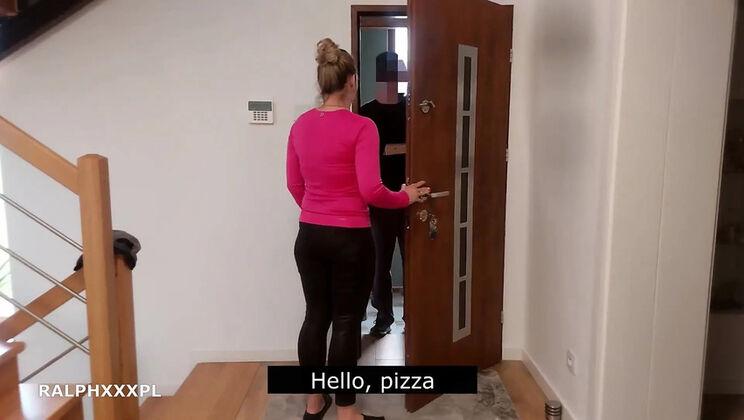 Hot Amateur Wife Sucks Pizza Delivery Guy For Cum Sauce On Pizza