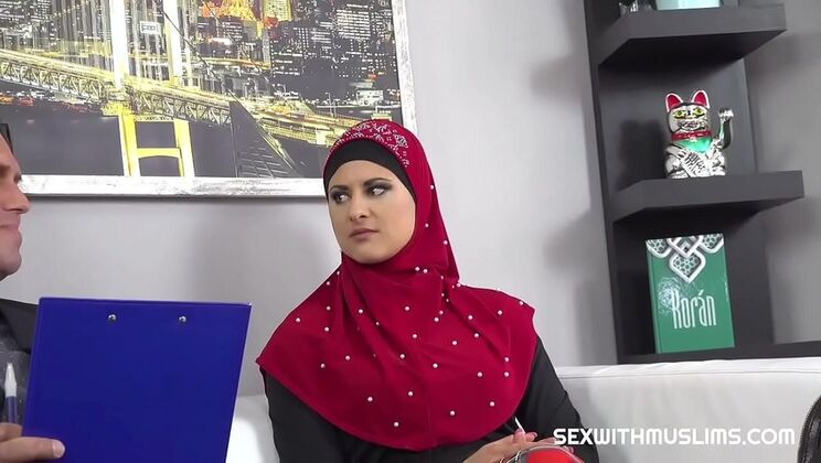 Hot Muslim Lawyer Takes Hardcore Blowjob and Gets Fucked Hard