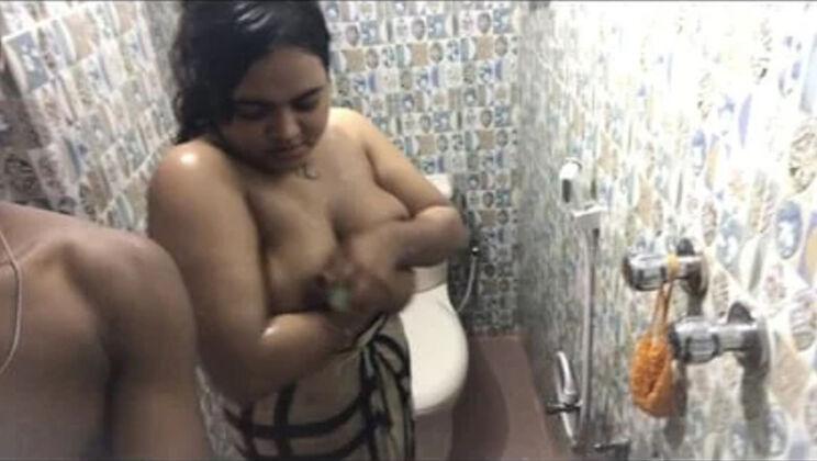 Bhabhi and Devar Shower Sex - Homemade Indian Bathroom Fuck with Big Natural Tits