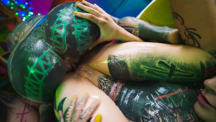 Punk Girls Fuck Tattooed Girl's Asshole with Dildo and Cum