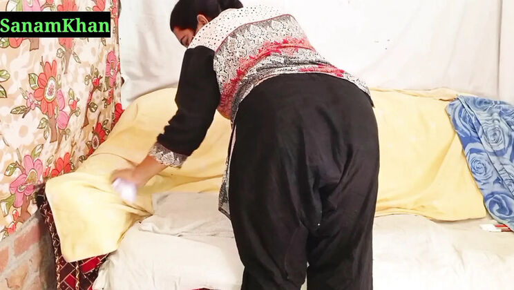 Desi Pakistani Aunty Sanamkhan Big Boobs Solo Masturbation Homemade HD