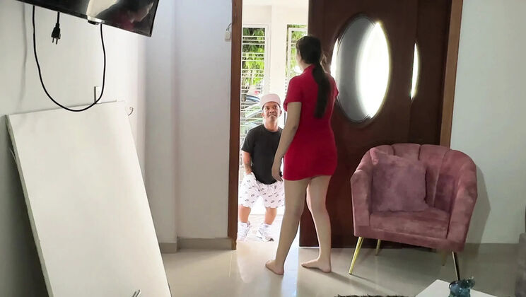 Petite Latina Stepmom Gives Her Big Ass to Toilet Midget Helper For Free Cleaning