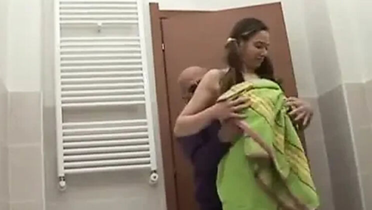 Young Redhead Teen Stepdaughter Gets Creampied By Old Fashioned Stepdad In Bathroom