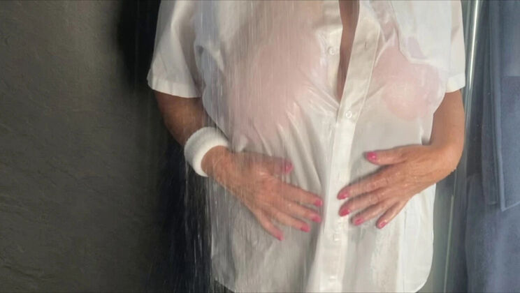 Mrs Mature Amateur Homemade Wet Shirt Footing With Big Natural Tits