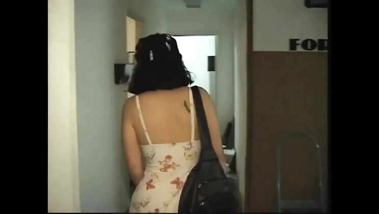 Teen beauty loves sperm on her lips after blowjob