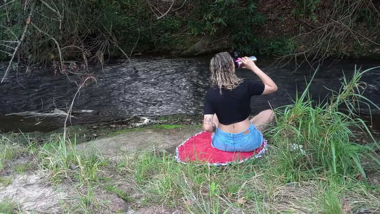 Amateur MILF with Big Ass Sucks Stranger's Dick at Waterfall Public Sex