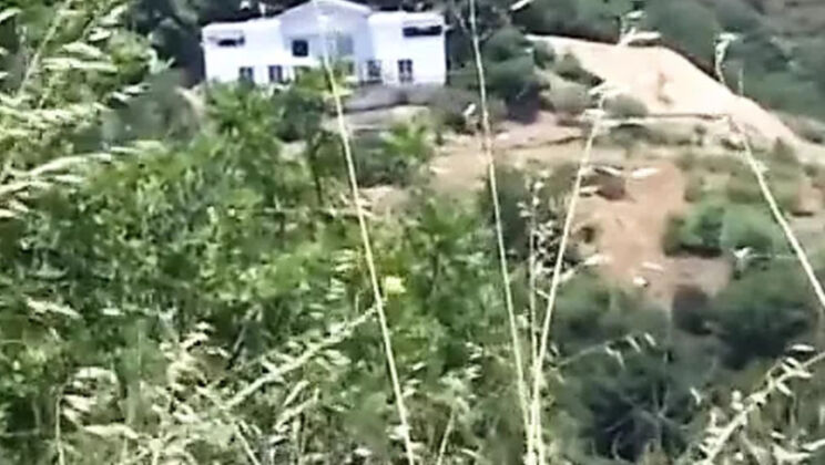 Rough Ebony Babe Gets Hard Pounding in Kitchen