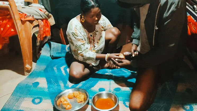 Desi Indian Wife Ne Pani Puri Ke Sath Bear Khaya - Sexy Bhabhi Big Tits Anal Fuck