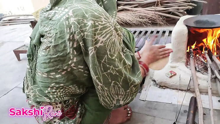 Desi Village Wife Greedy For Money - Outdoor Sex With Stranger At Night