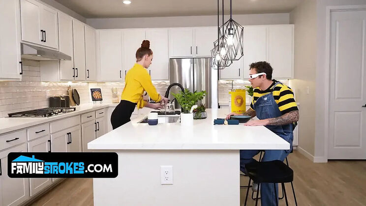 Anal Surprise with Stepmom Erin Everheart - Hard Fucking & Toy Play MILF