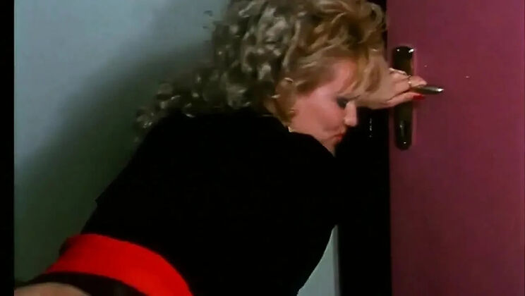 Vintage Threesome with Hairy Pussy Fucking & Sucking Roberto Malone's Huge Cock