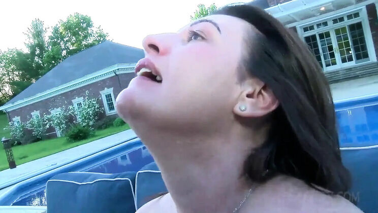 Hot MILF Jenn Cameron Gets First Summer Fuck - Amateur Outdoor Creampie with Big Cock Rion King