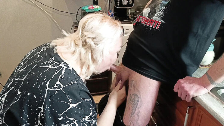 Zona901 MILF StepMom Deep Throat Blowjob Cum In Mouth Spit