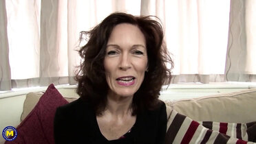 Hairy Mature MILF Uses Vibrator on Her Bushy Pussy in Casting Solo HD