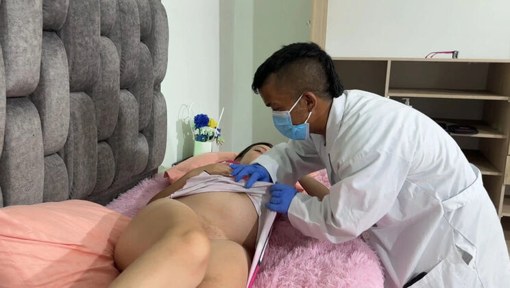 Julianaburning Pregnant Checkup Turns Hot - Horny Gynecologist Fucks Her Pussy with Huge Cock