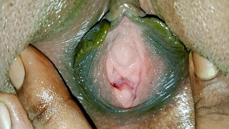 Desi Bhabhi Happy Oil Massage Fucking with Devar - Bangladeshi Village Homemade Sex