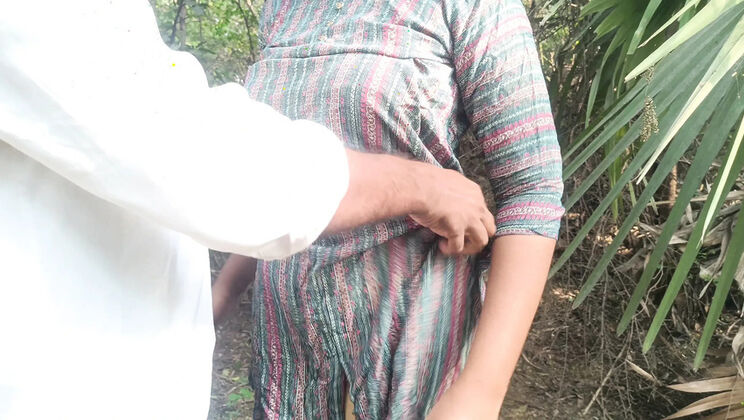 Indian Housewife Cheats Outdoor with College Stud - Hot Tamil Romance 4K