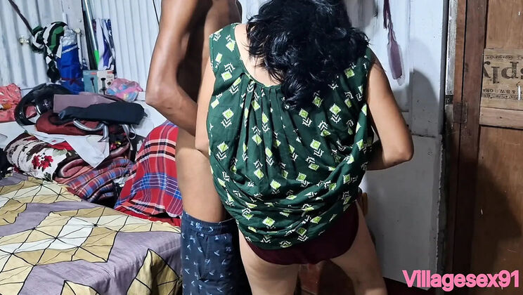 Homemade Indian Girlfriend Sucks Boyfriend's Big Black Dick - Real Amateur Chudai