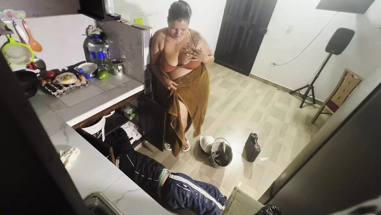 Hot Latina Girl Fucks Plumber For Payment - Blowjob & Facial in Kitchen