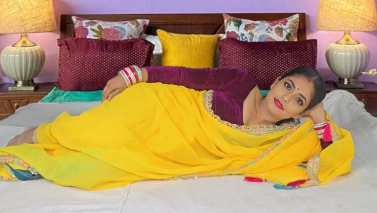 Desi Bhabhi Yellow Saree Fucking - New Married Indian Aunty Viral XXX Video