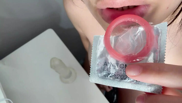 My Stepmom Teaches Me How To Put On A Condom And Cum Inside - AmayaMori Big Tits Handjob